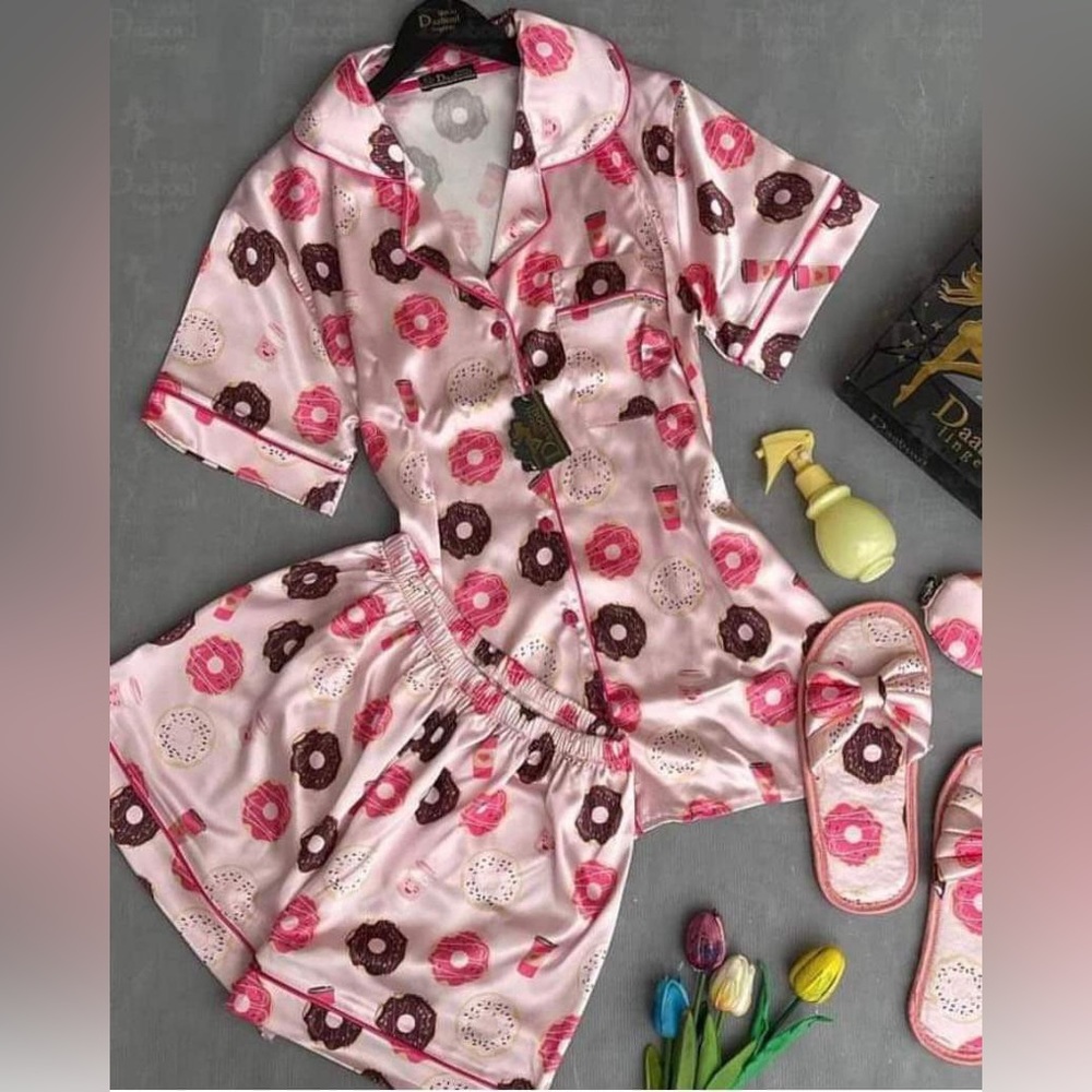 Pajama 4 piece set blouse shorts slippers graphic womens pajama for girls